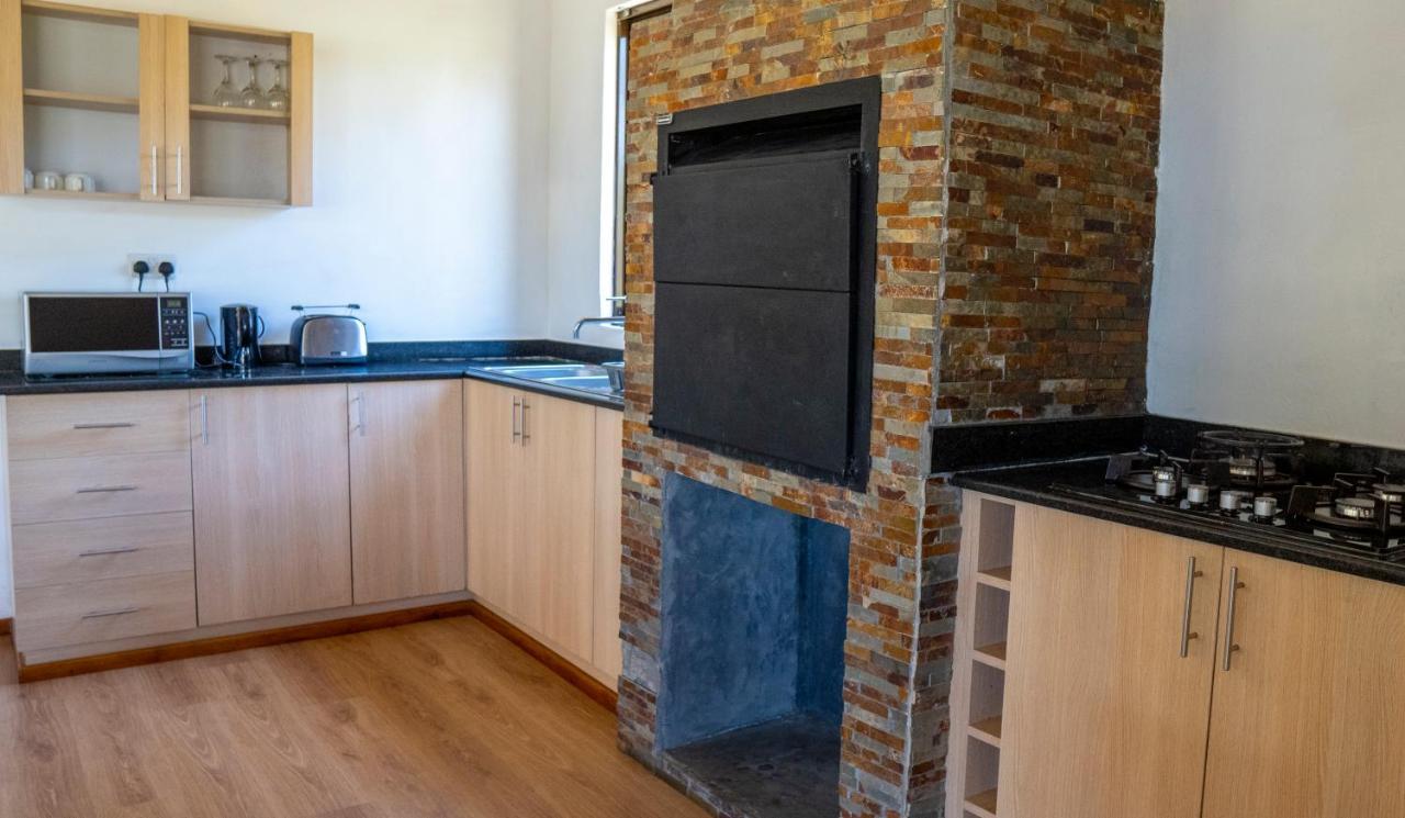 Black Wattle House นาคูรู ภายนอก รูปภาพ