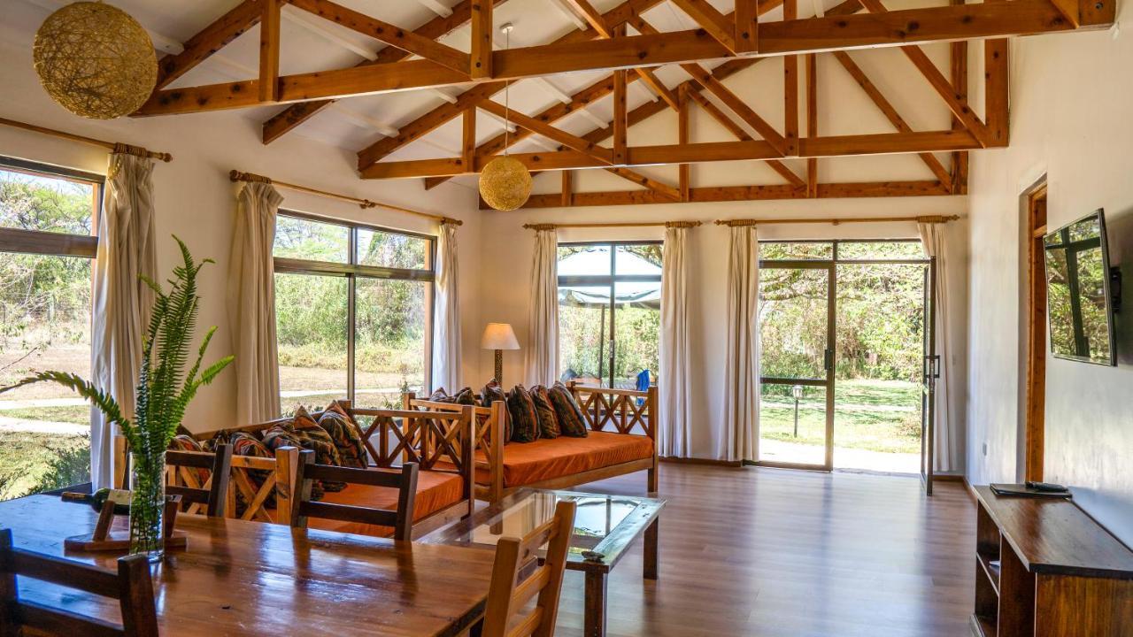 Black Wattle House นาคูรู ภายนอก รูปภาพ