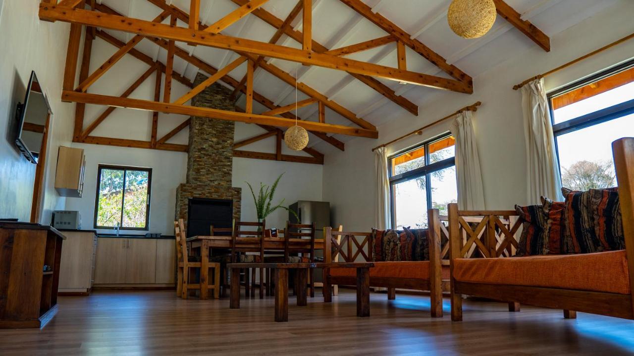 Black Wattle House นาคูรู ภายนอก รูปภาพ