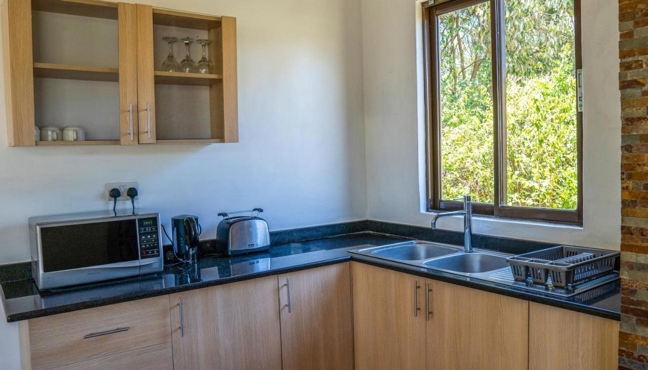 Black Wattle House นาคูรู ภายนอก รูปภาพ