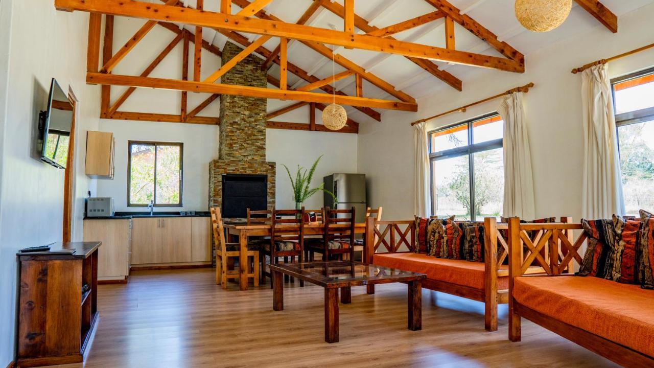 Black Wattle House นาคูรู ภายนอก รูปภาพ