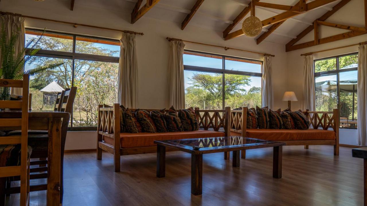 Black Wattle House นาคูรู ภายนอก รูปภาพ
