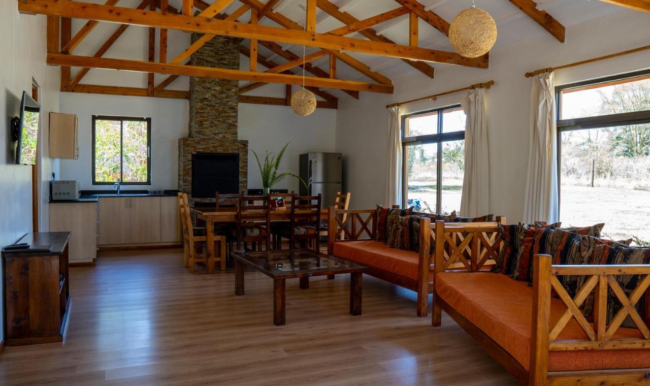Black Wattle House นาคูรู ภายนอก รูปภาพ
