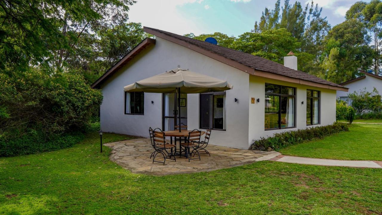Black Wattle House นาคูรู ภายนอก รูปภาพ